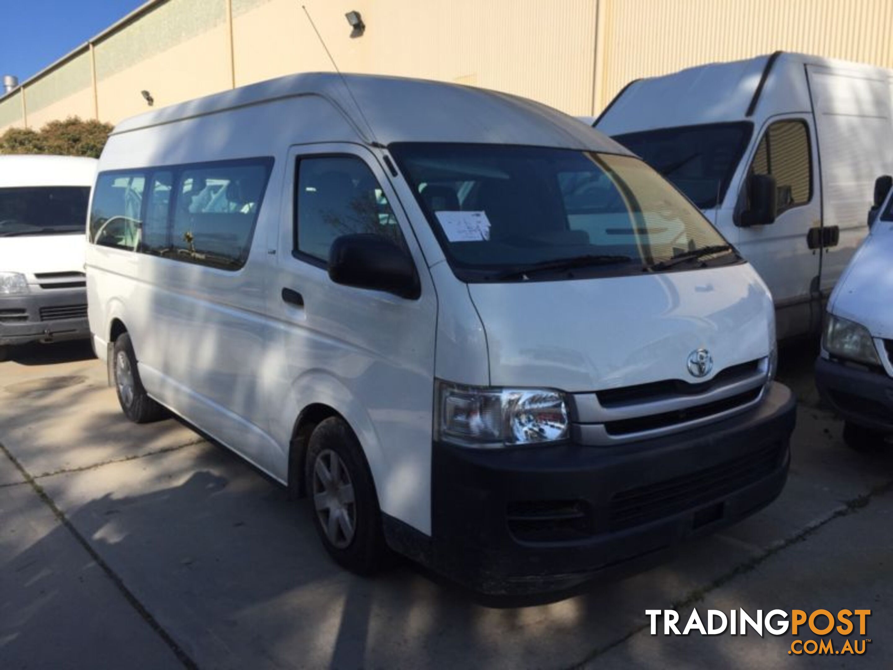 2008 Toyota Hiace Commuter 11 seater - now wrecking