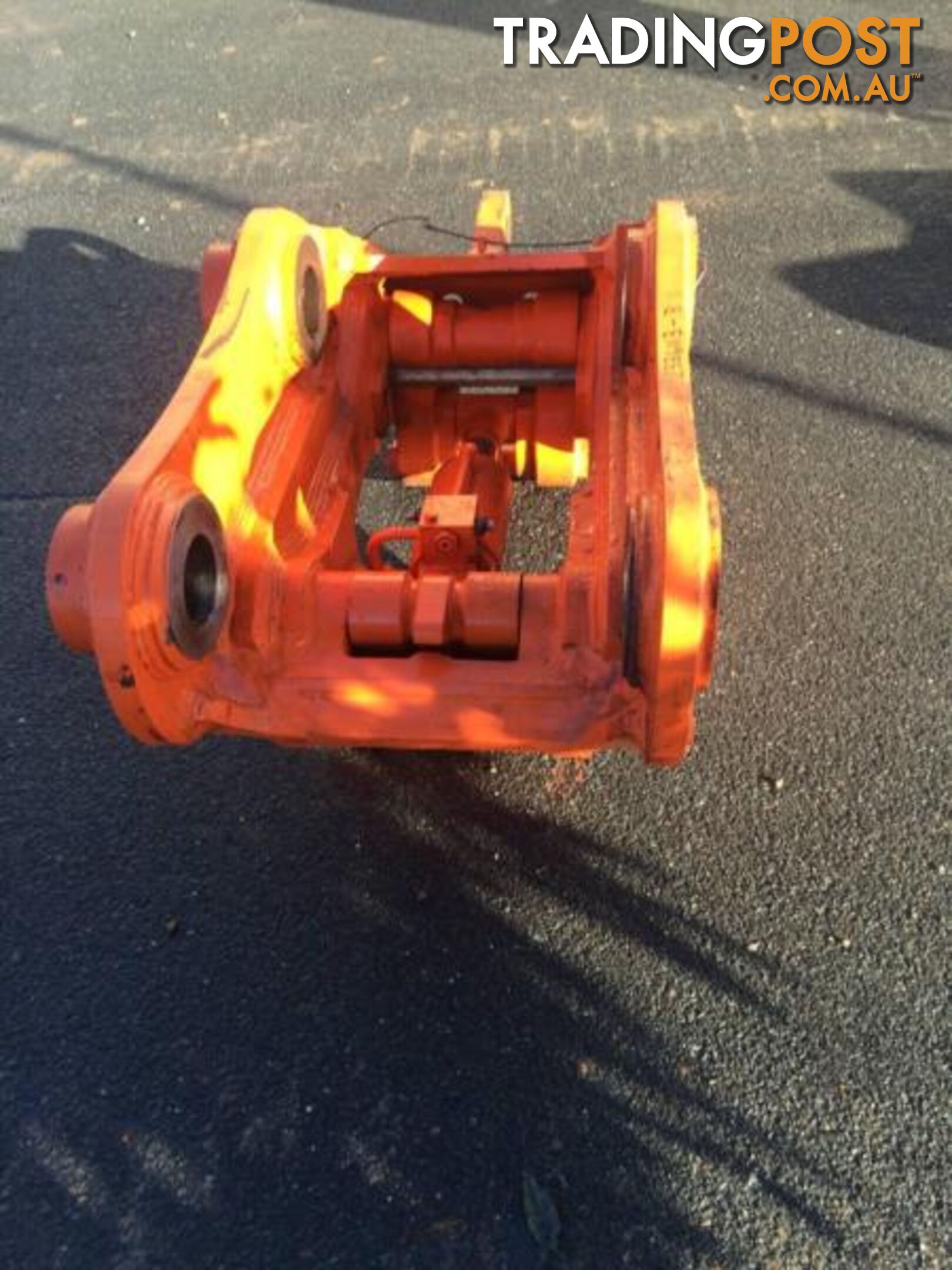 QUICK HITCH TO SUIT 2030 TONNE EXCAVATOR