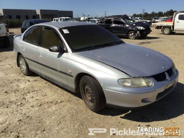 04/01, Holden, Commodore, Sedan Wrecking Now