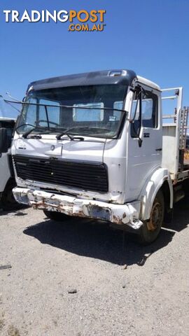 1983 Mercedes Benz 1217/48 Tray 6 CYL Turbo Diesel 2 AXLE - photo 4 of 7