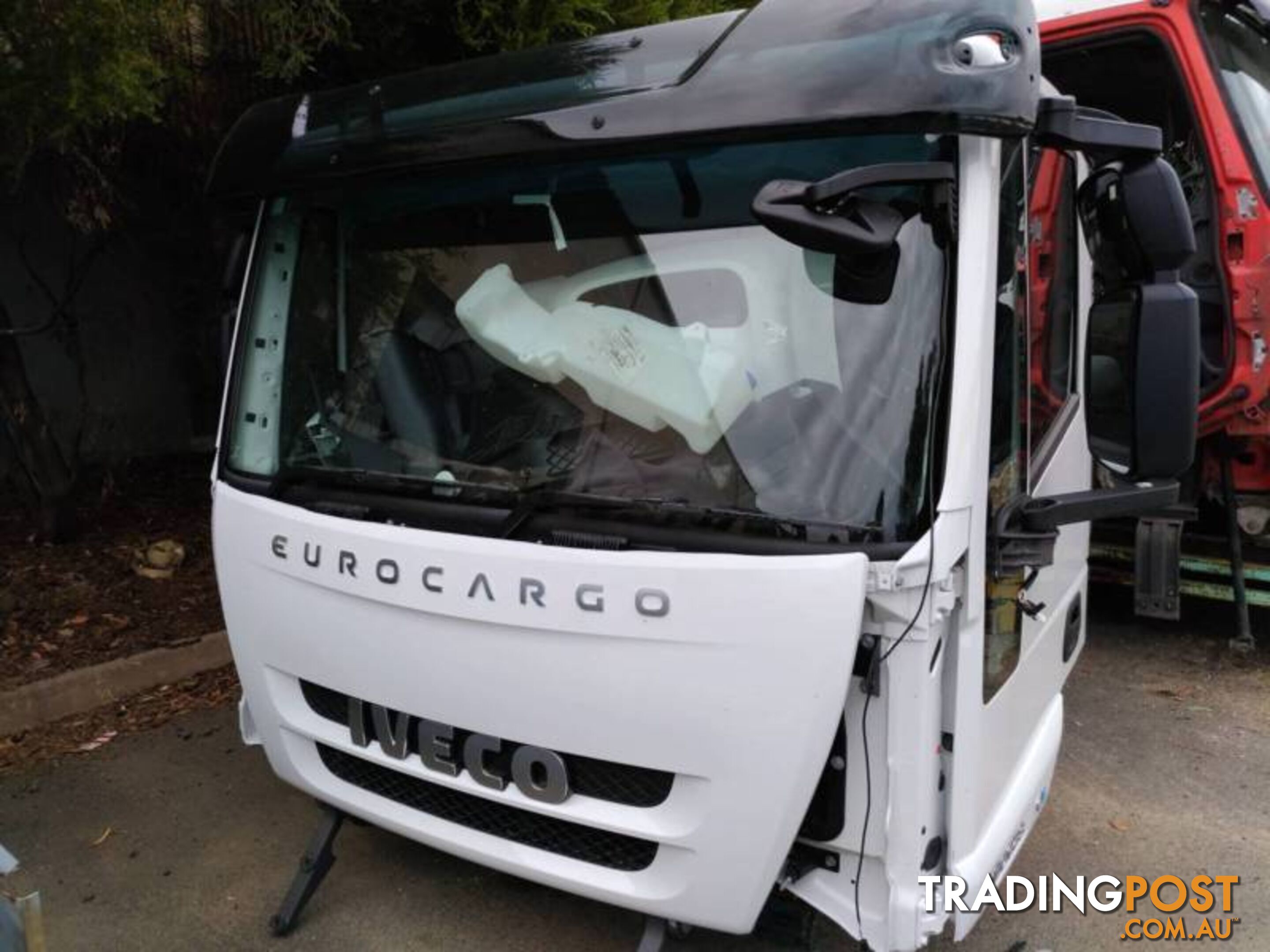 IVECO 160E28 E5 TRUCK CABIN AND INTERNAl PARTS ALL NEW AVAILABLE