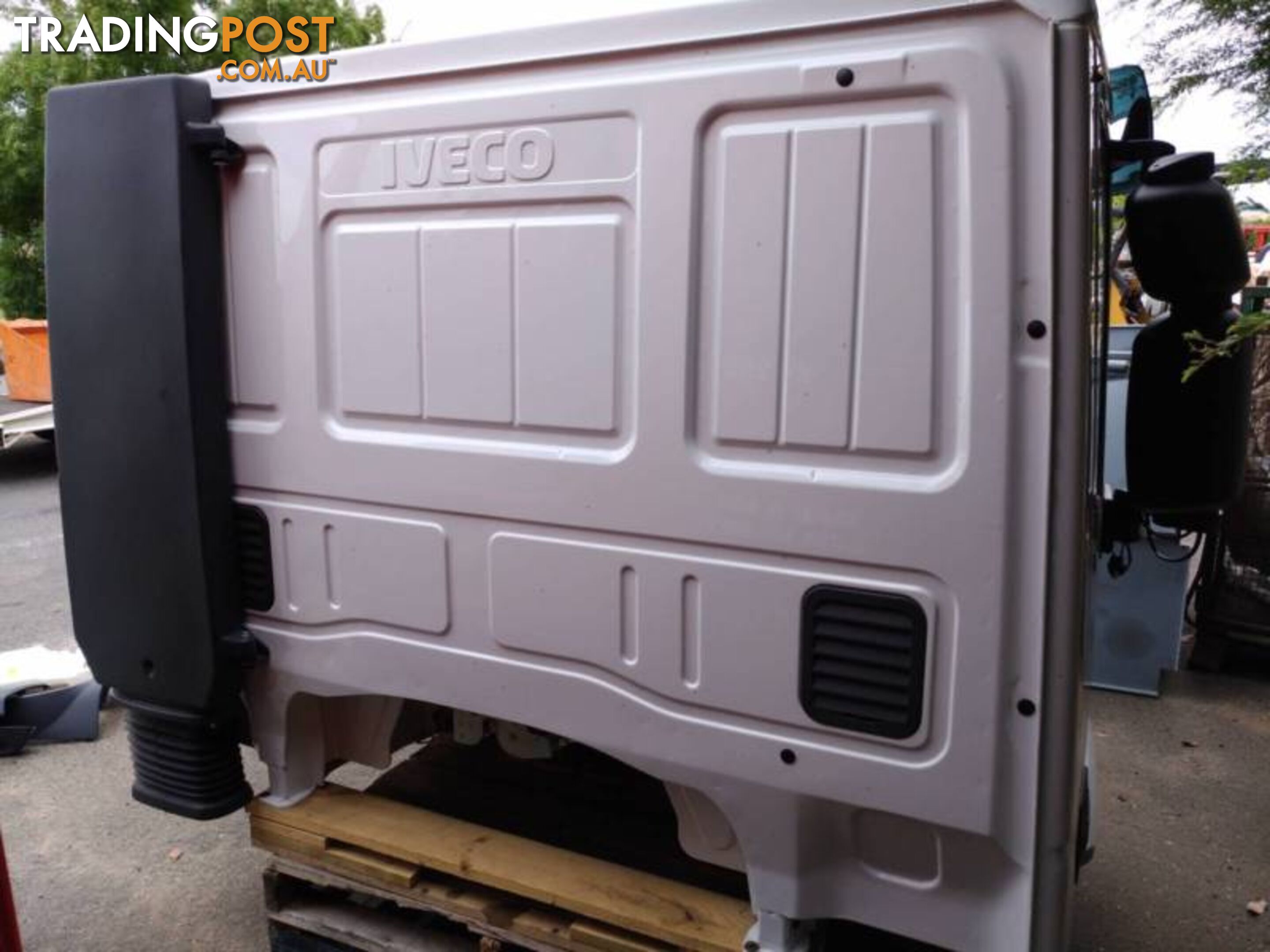 IVECO 160E28 E5 TRUCK CABIN AND INTERNAl PARTS ALL NEW AVAILABLE