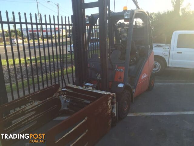 Linde H 25 forklift with clamp