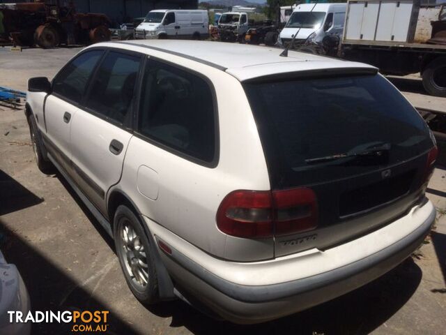 1998 VOLVO V40 T4 4D WAGON