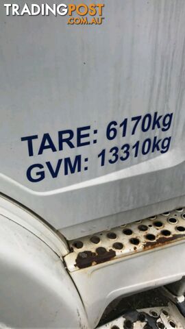 Mercedes 1217 Tray body truck