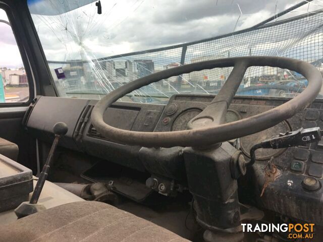 Mercedes 1217 Tray body truck - photo 5 of 8