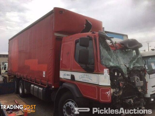 Volvo FE 6 x 2 Curtain sider 0508 Wrecking Now