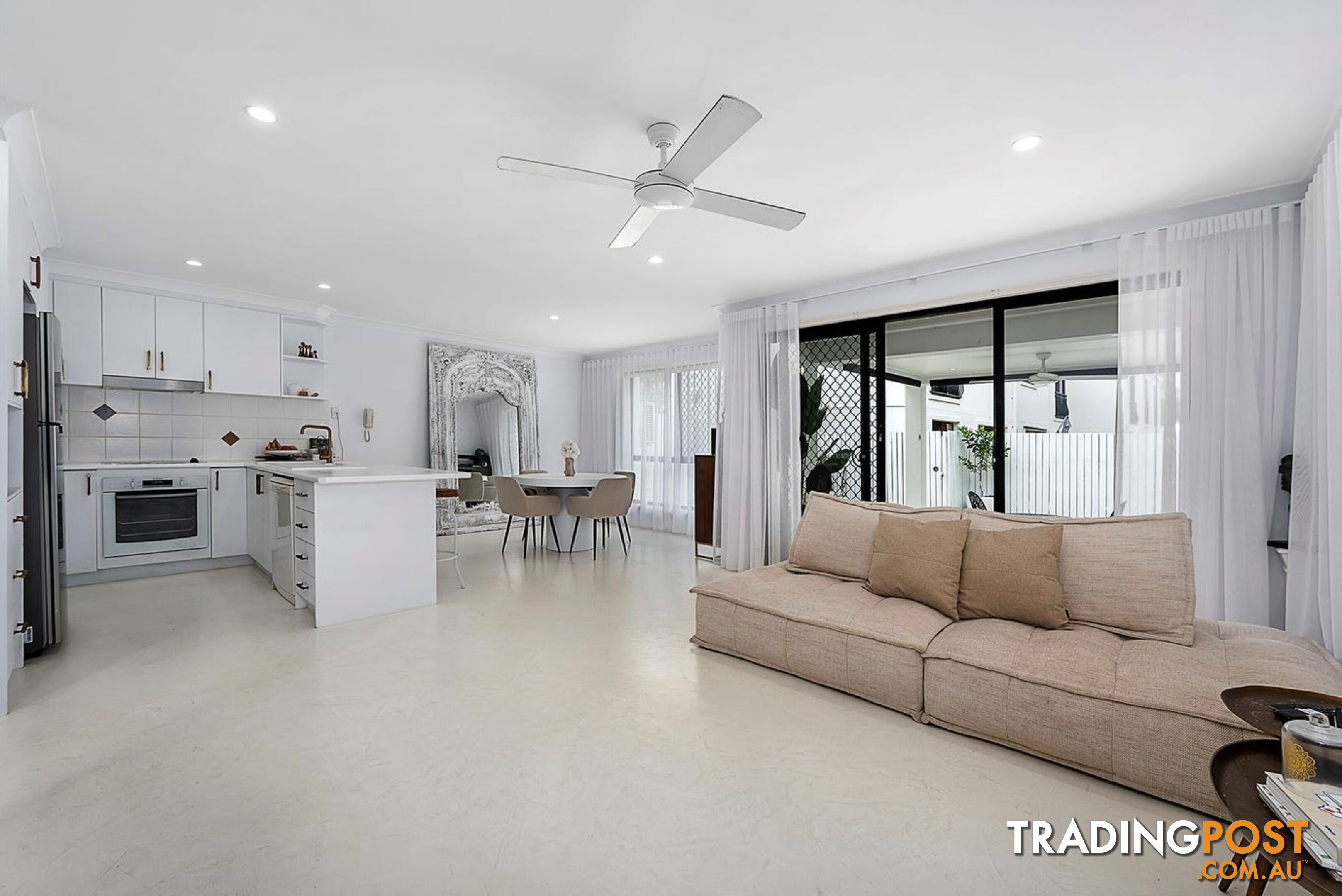 10/15 Esther Place SURFERS PARADISE QLD 4217