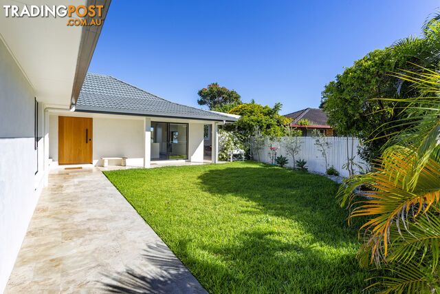 TEN SPOONBILL CRT BURLEIGH WATERS QLD 4220