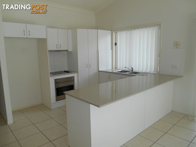 121 Bayswater Avenue VARSITY LAKES QLD 4227