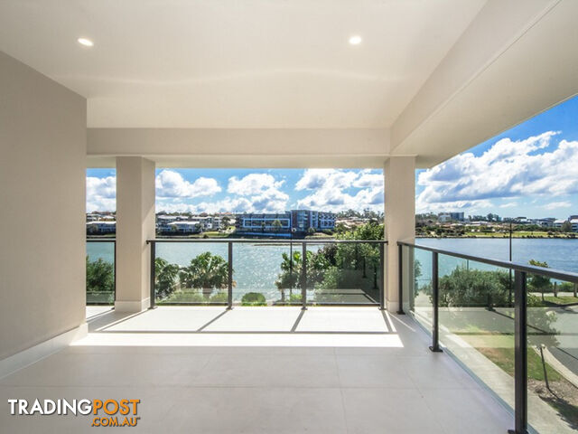 1 Elizabeth Crescent VARSITY LAKES QLD 4227