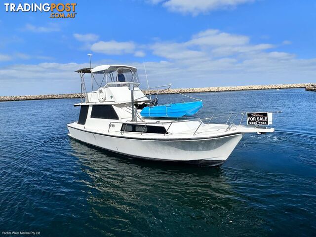 1978 Northshore 37 Flybridge Cruiser " DIESEL SHAFT, BOW THRUSTER, DUAL HELMS "
