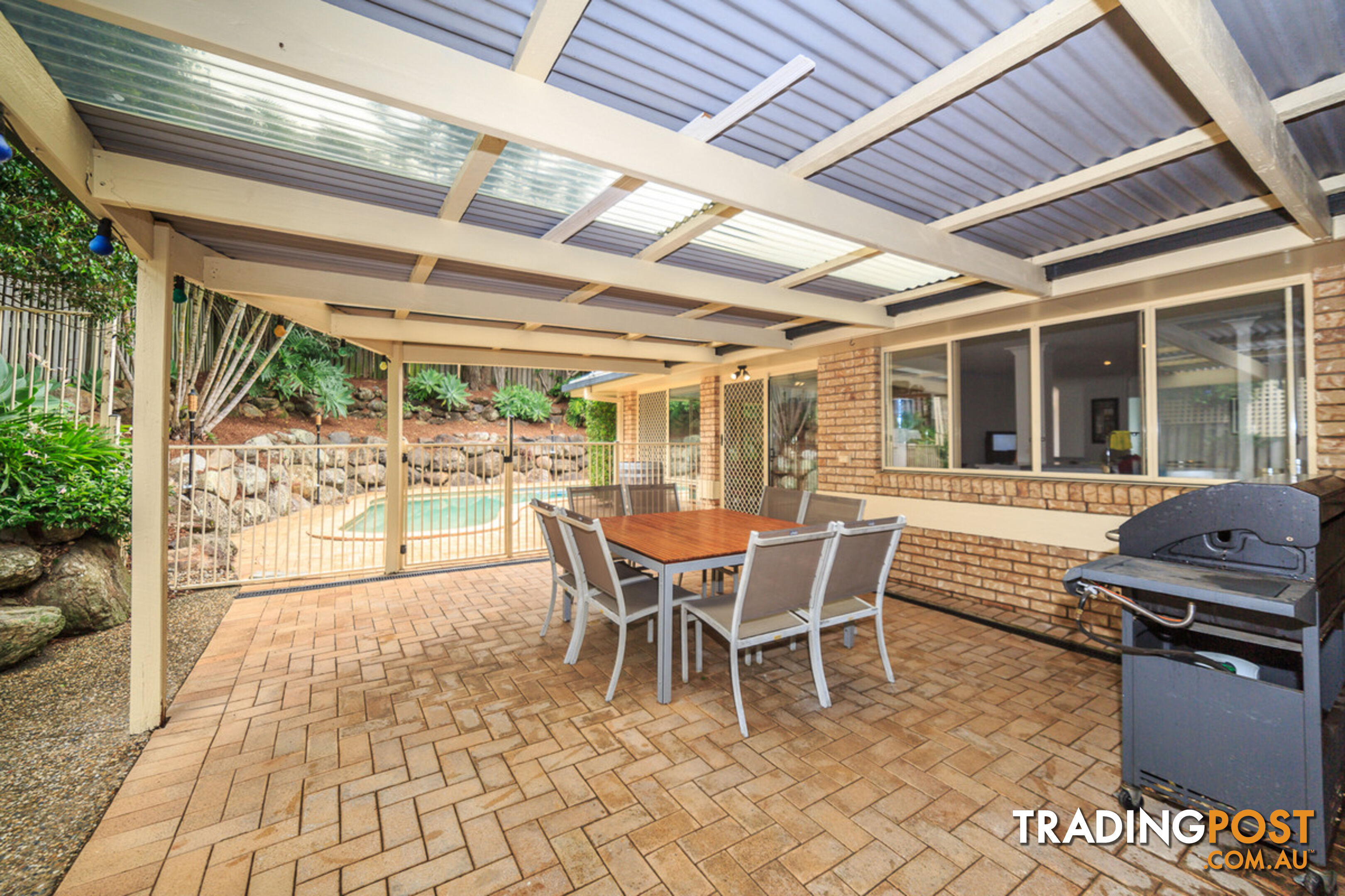 9 Clipperton Chase PACIFIC PINES QLD 4211