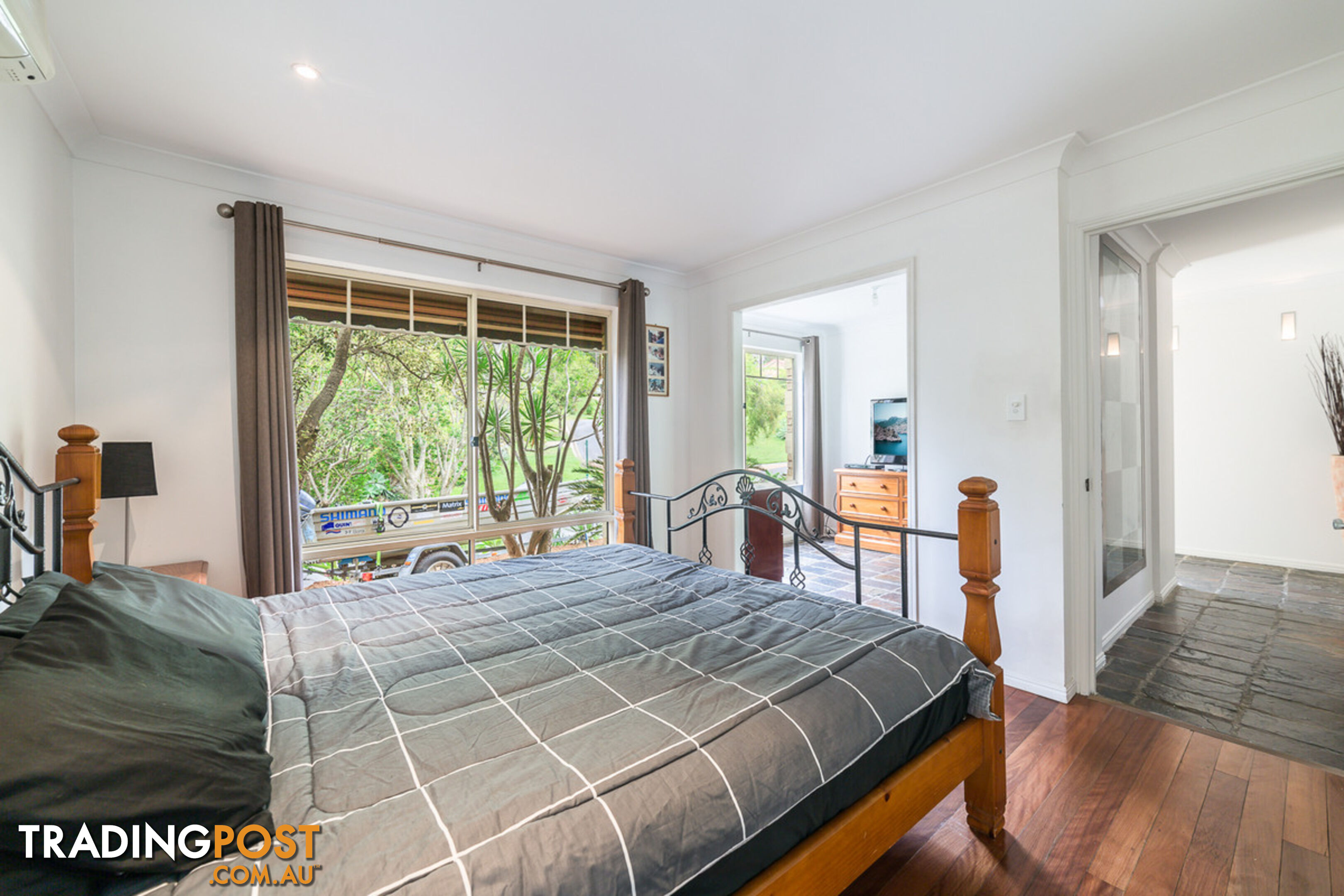 9 Clipperton Chase PACIFIC PINES QLD 4211