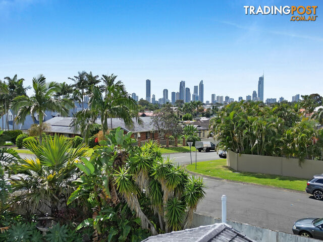 2 Adler Court BENOWA WATERS QLD 4217