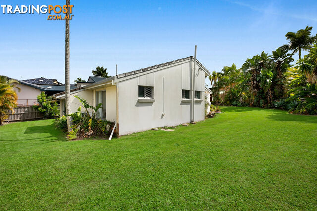 2 Adler Court BENOWA WATERS QLD 4217