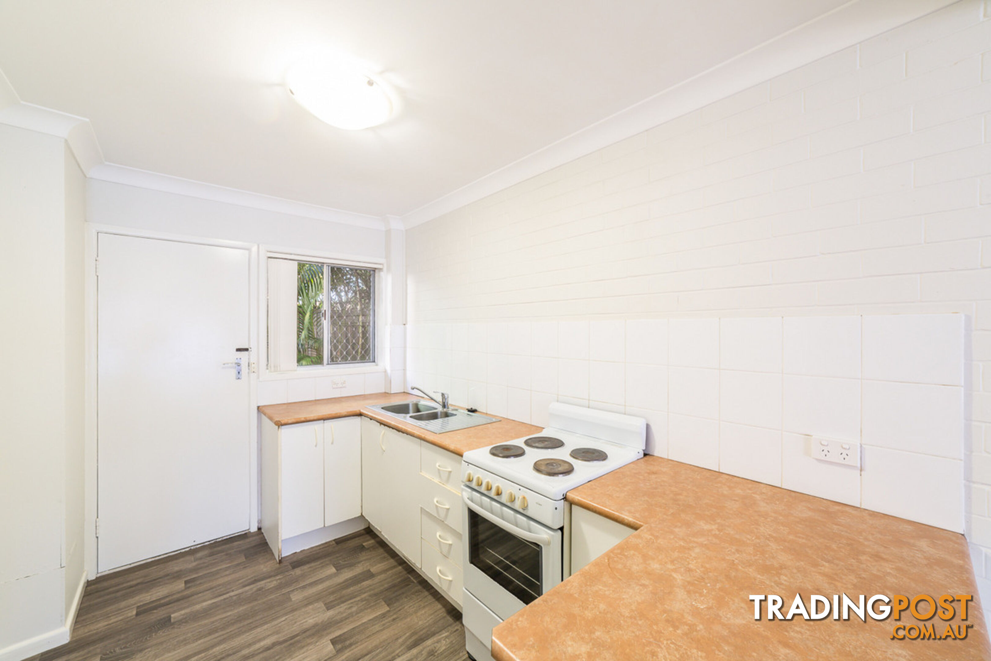 2/5 North Street SOUTHPORT QLD 4215