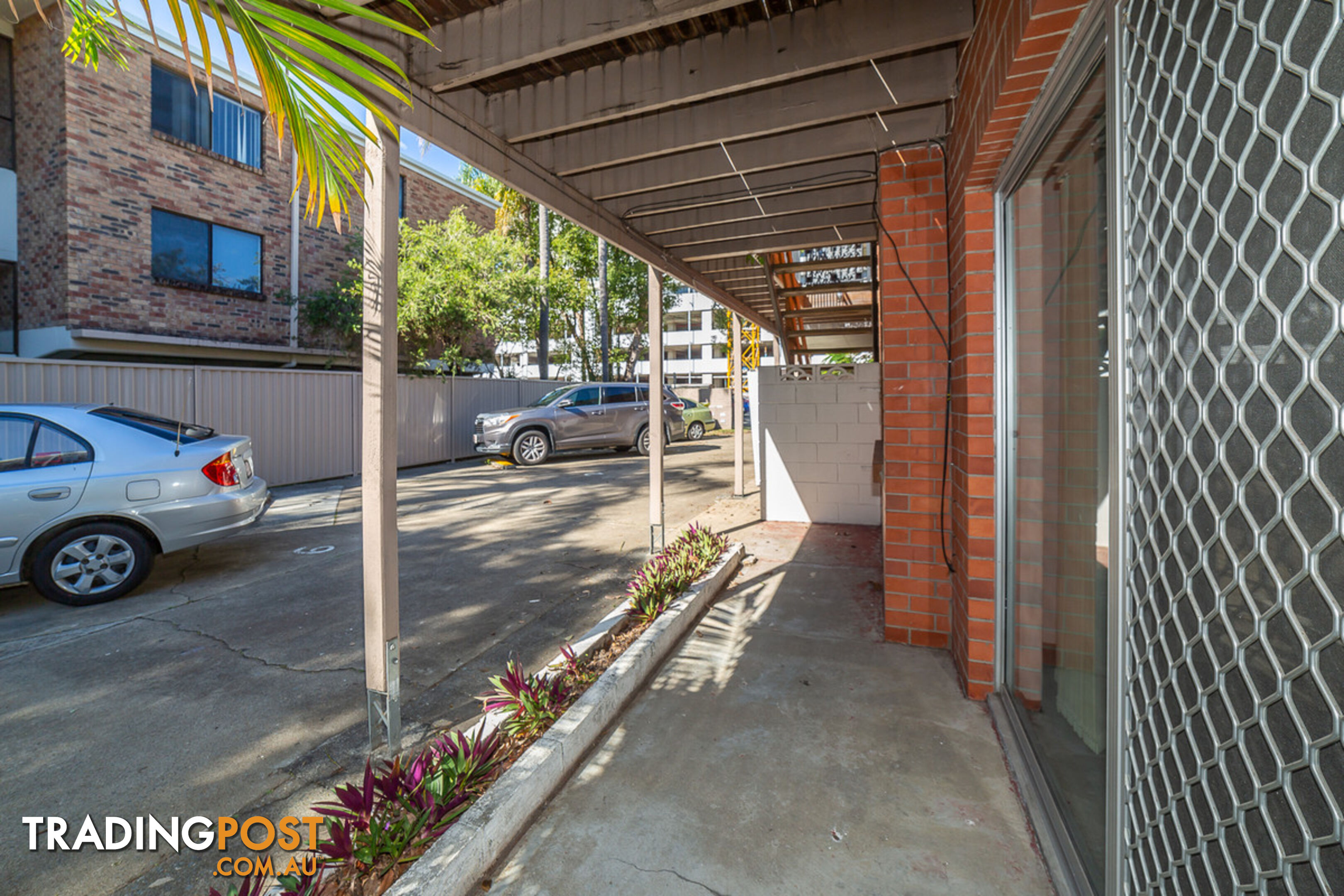 2/5 North Street SOUTHPORT QLD 4215