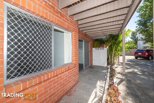 2/5 North Street SOUTHPORT QLD 4215