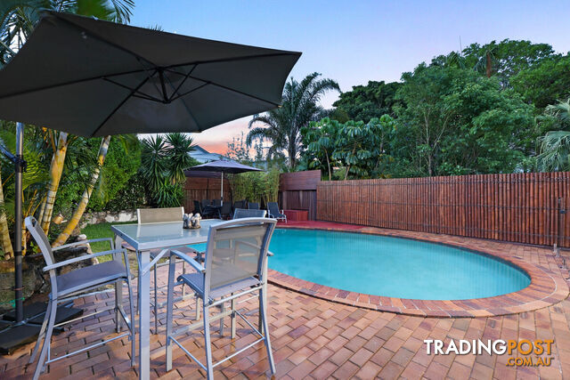 16 Sydney Street LABRADOR QLD 4215