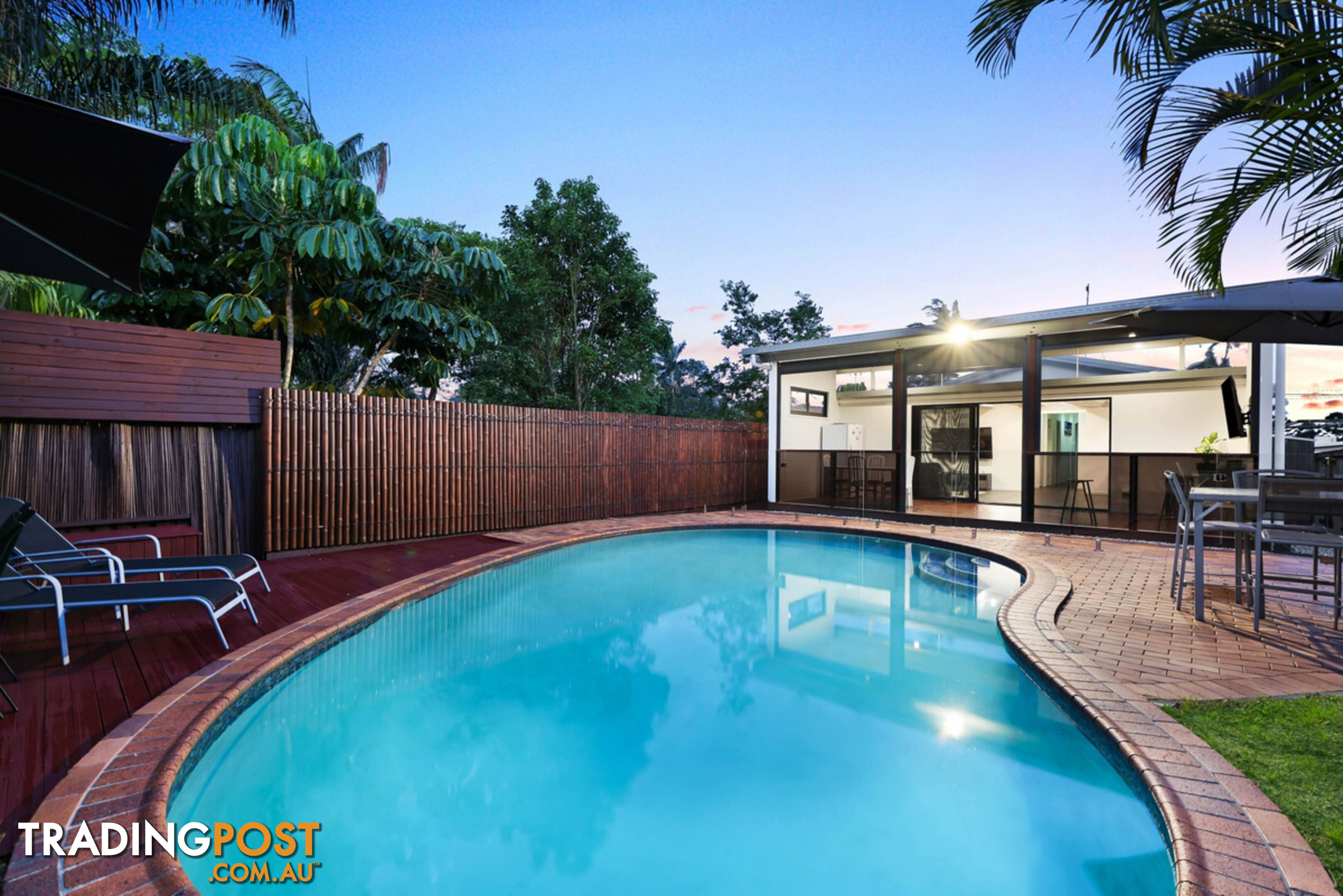 16 Sydney Street LABRADOR QLD 4215