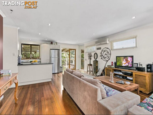 12 Nesbit Street SOUTHPORT QLD 4215