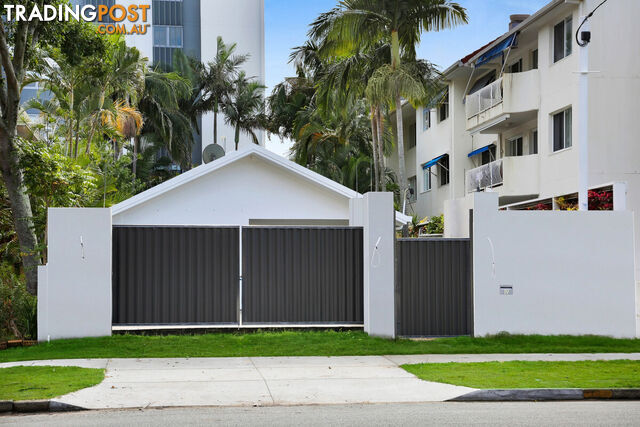 19 Genoa Street SURFERS PARADISE QLD 4217