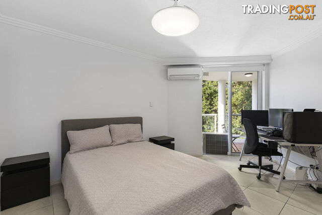 8/7 Whiting Street LABRADOR QLD 4215 - photo 2 of 5