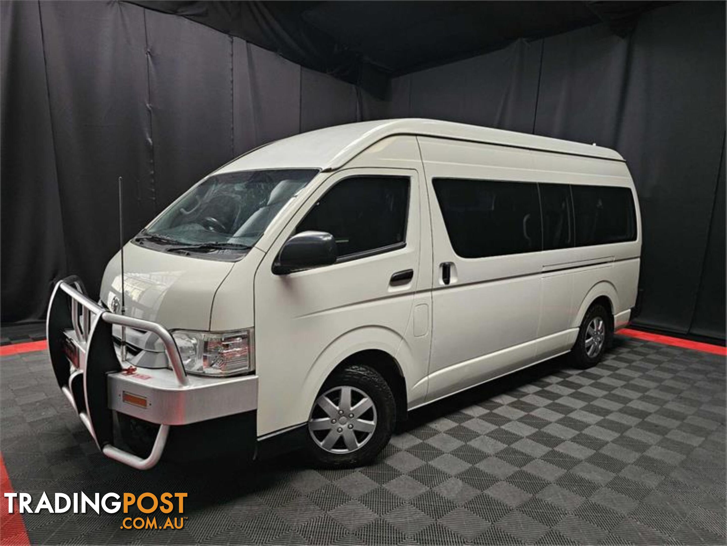 2017 TOYOTA HIACE COMMUTER KDH223RMY16 BUS