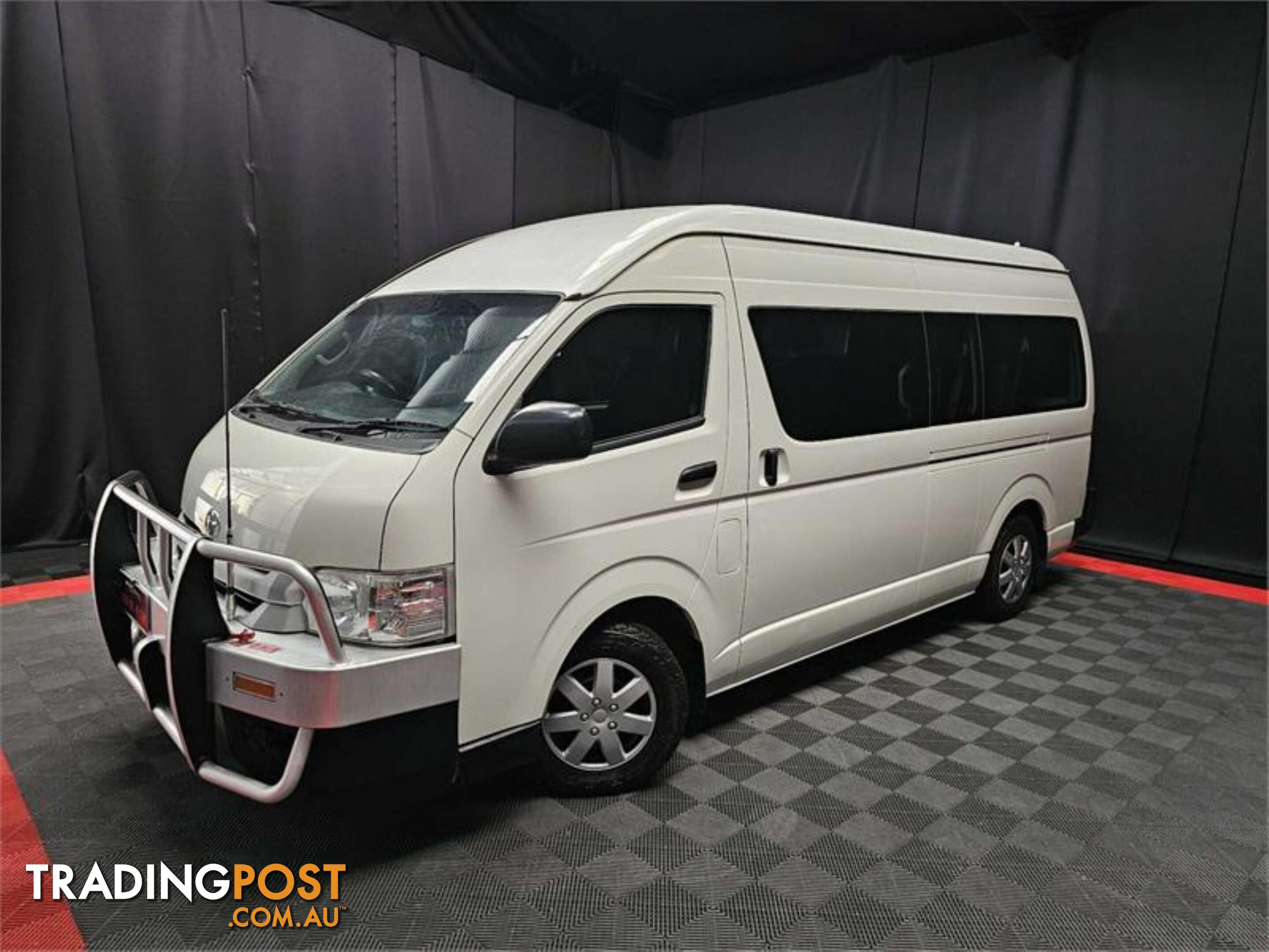 2017 TOYOTA HIACE COMMUTER KDH223RMY16 BUS