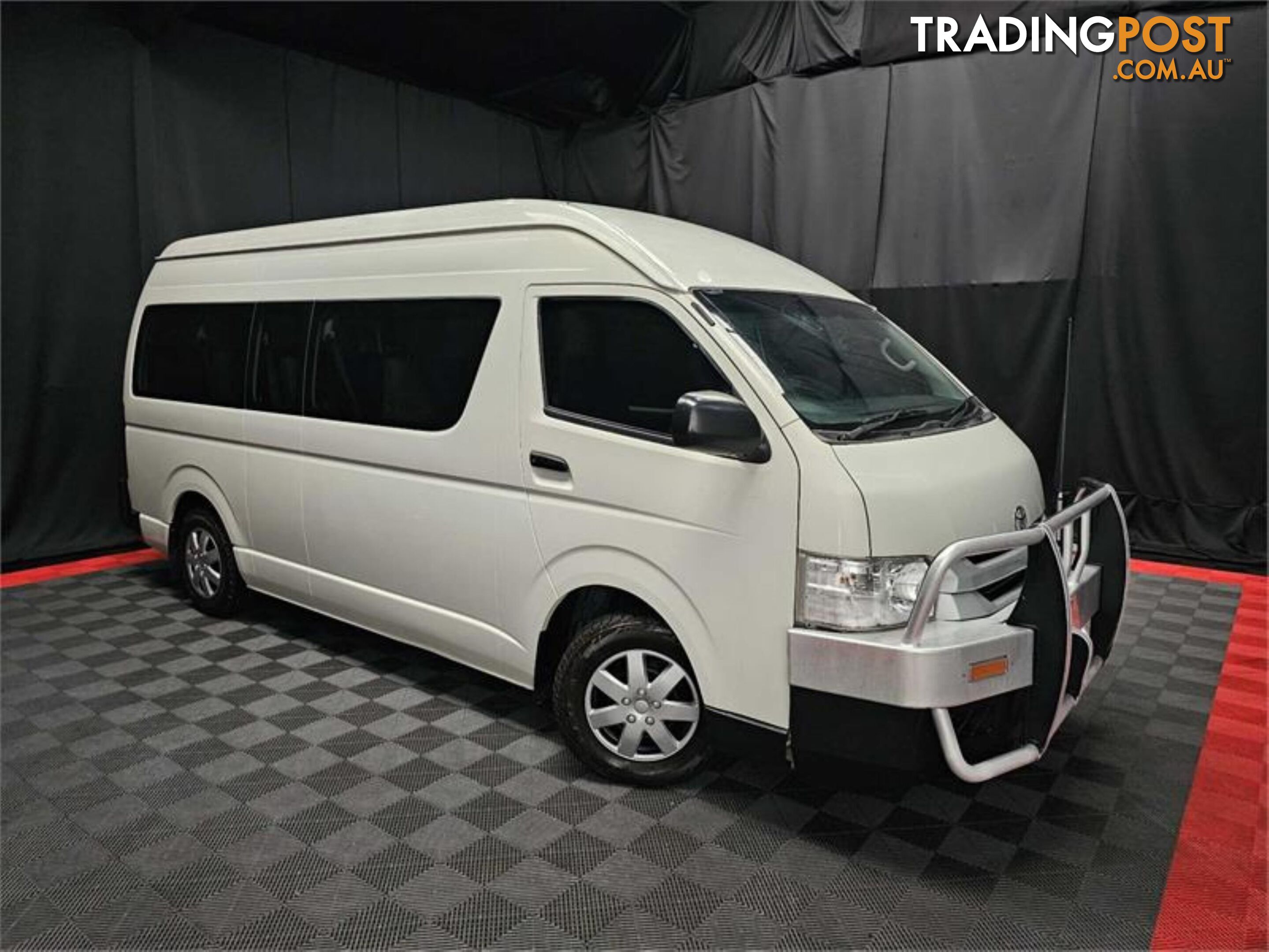 2017 TOYOTA HIACE COMMUTER KDH223RMY16 BUS