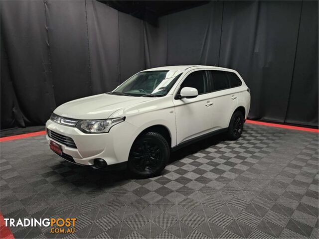 2013 MITSUBISHI OUTLANDER ES ZJ 4D WAGON