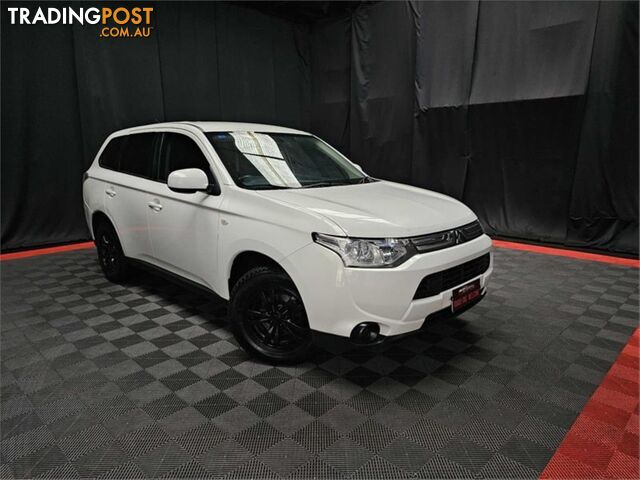 2013 MITSUBISHI OUTLANDER ES ZJ 4D WAGON