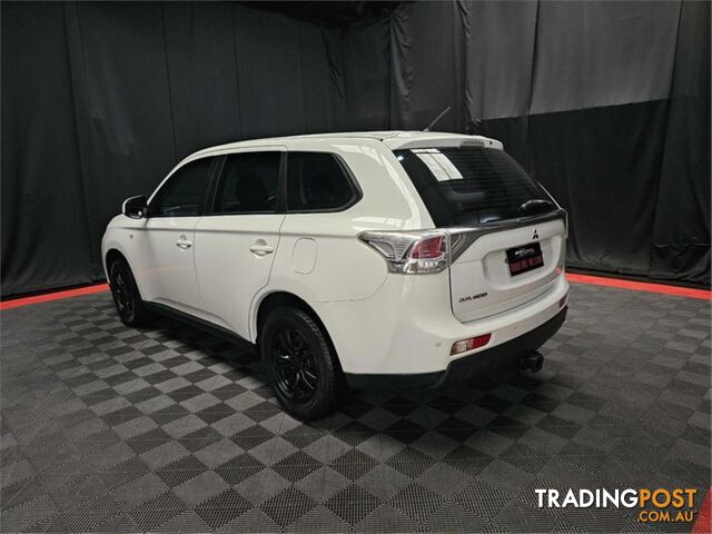 2013 MITSUBISHI OUTLANDER ES ZJ 4D WAGON