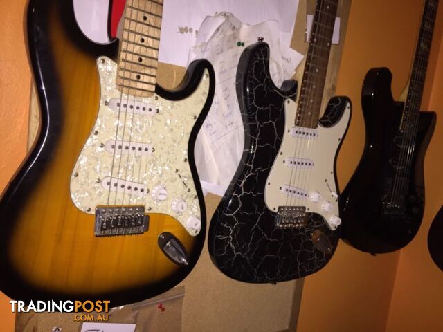 Stratocaster Guitar / great solid sound / new strings