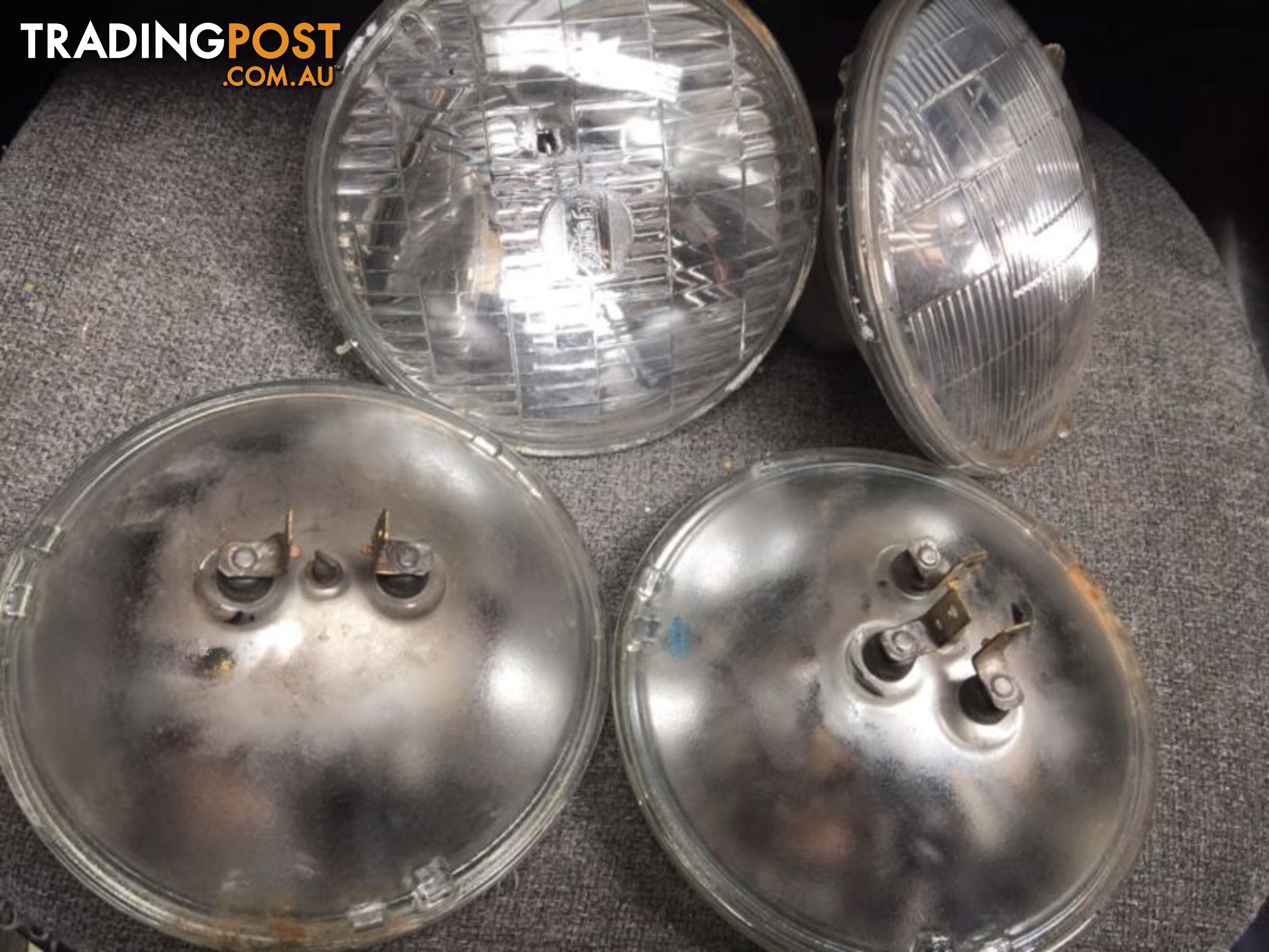 Chev 5.75" 5 3/4 Sealed head lights / with chrome eye lids