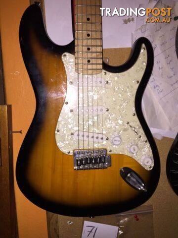 1980's Concise Stratocaster Guitar / lovely sound / Maple neck /