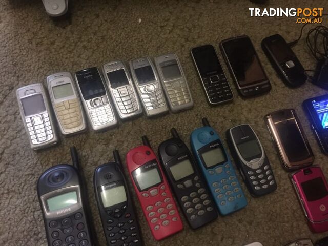 Mobile phone collection / Nokia / motorola - photo 2 of 6