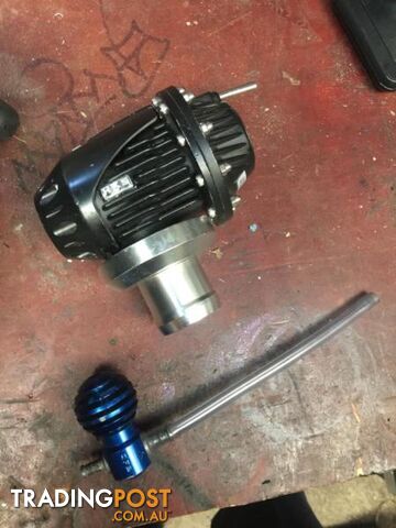 HKS blow off valve and Boost T - photo 2 of 3