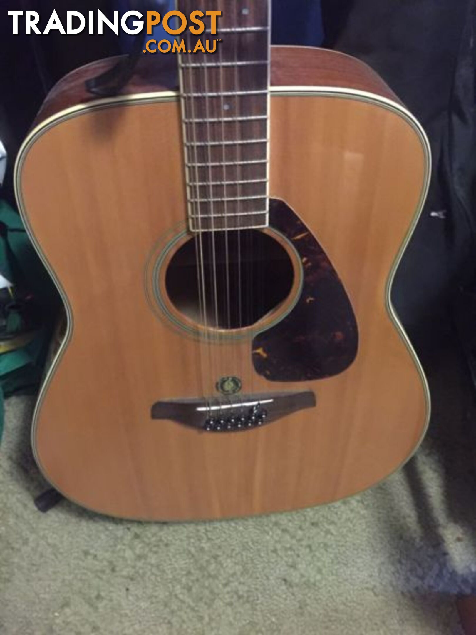 Beautiful Yamaha 12 string guitar / acoustic