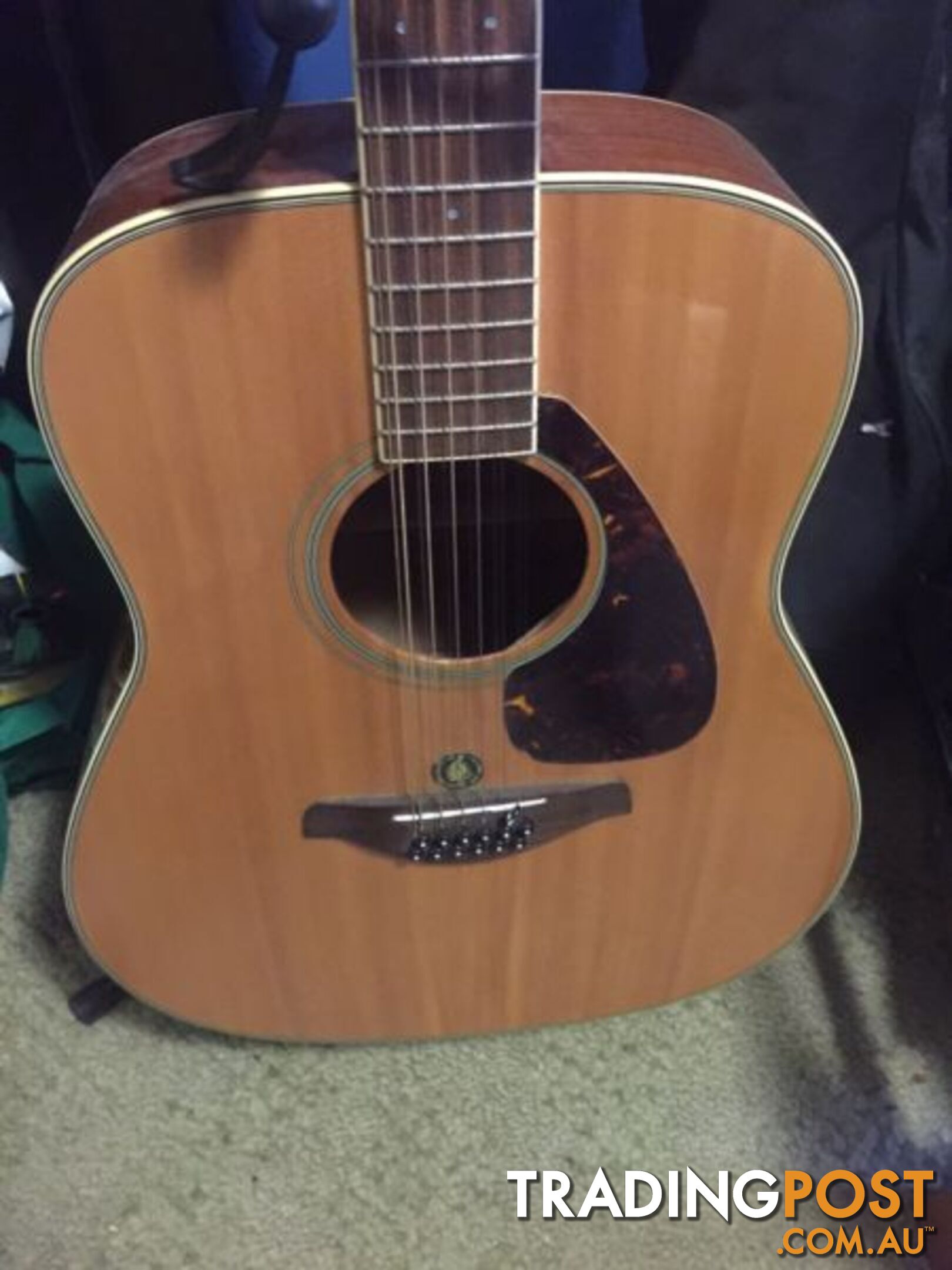 Beautiful Yamaha 12 string guitar / acoustic