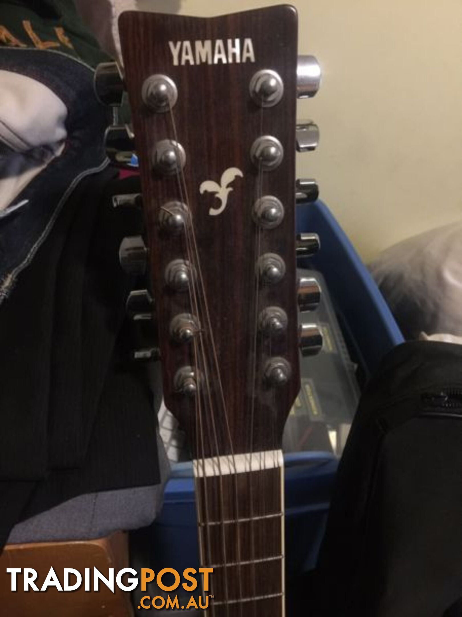 Beautiful Yamaha 12 string guitar / acoustic