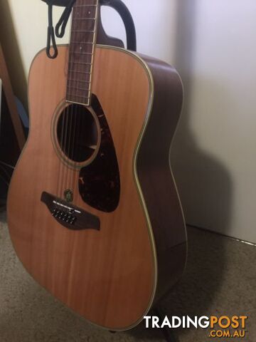 Yamaha 12 String Guitar - sounds amazing! New strings