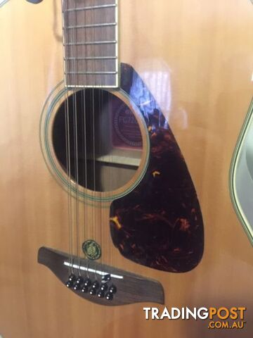 Yamaha 12 String Guitar - sounds amazing! New strings