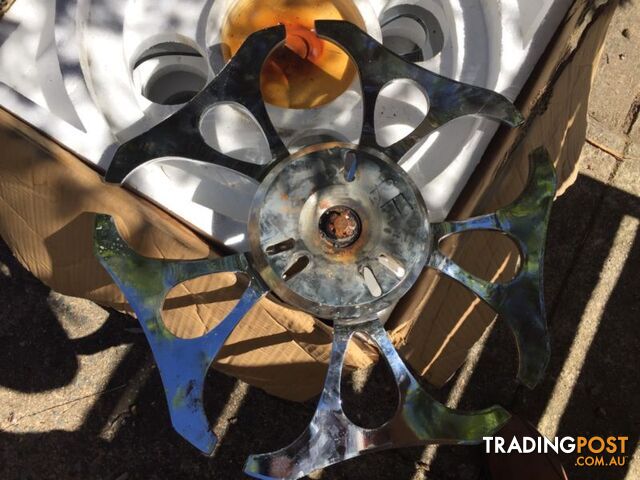 Rare 20" Wheel Spinners / chrome / show / bling / USA / bolt on - photo 4 of 8
