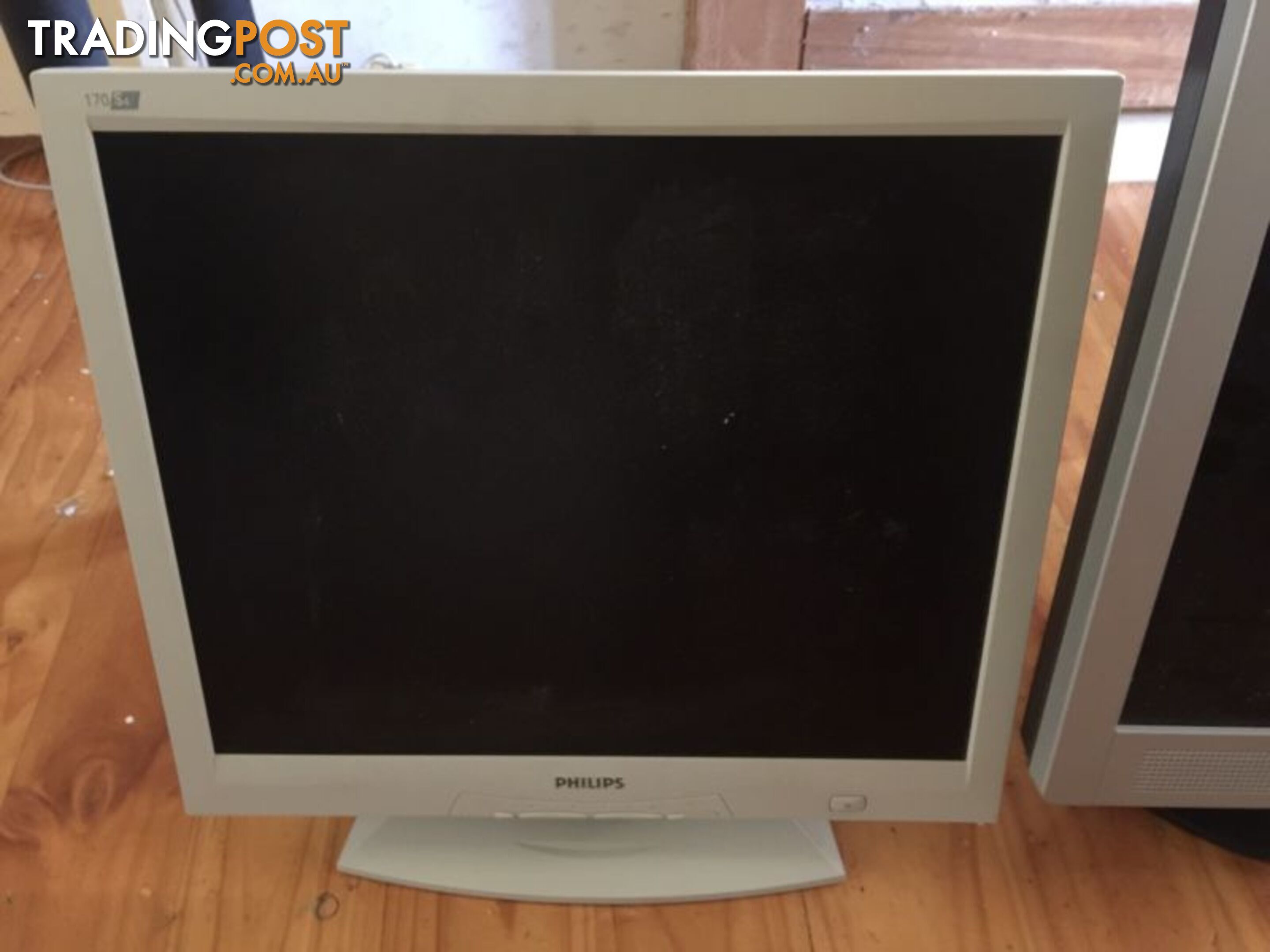 17" and 19" LCD monitors / computer screen monitor