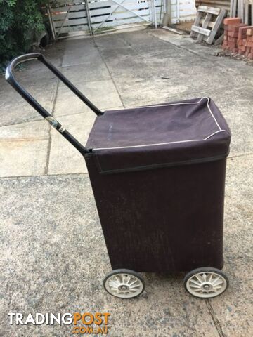 Vintage Granny Trolley / cool'