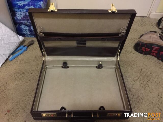 Brand new Leather Brief-Case / luxury - photo 4 of 5