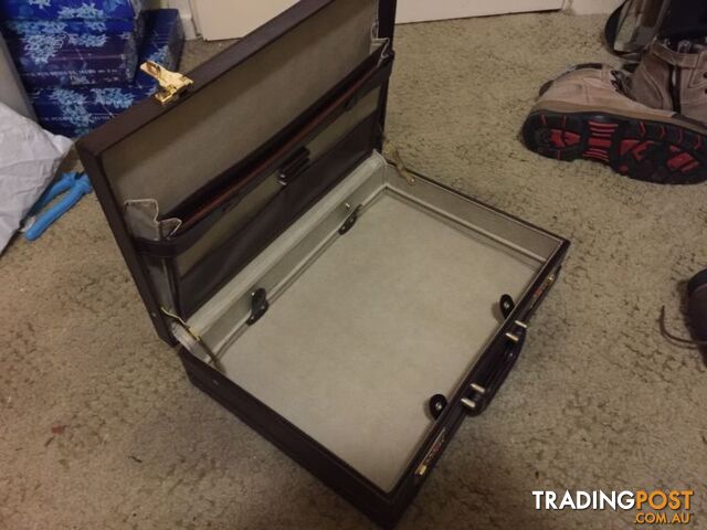 Brand new Leather Brief-Case / luxury - photo 5 of 5