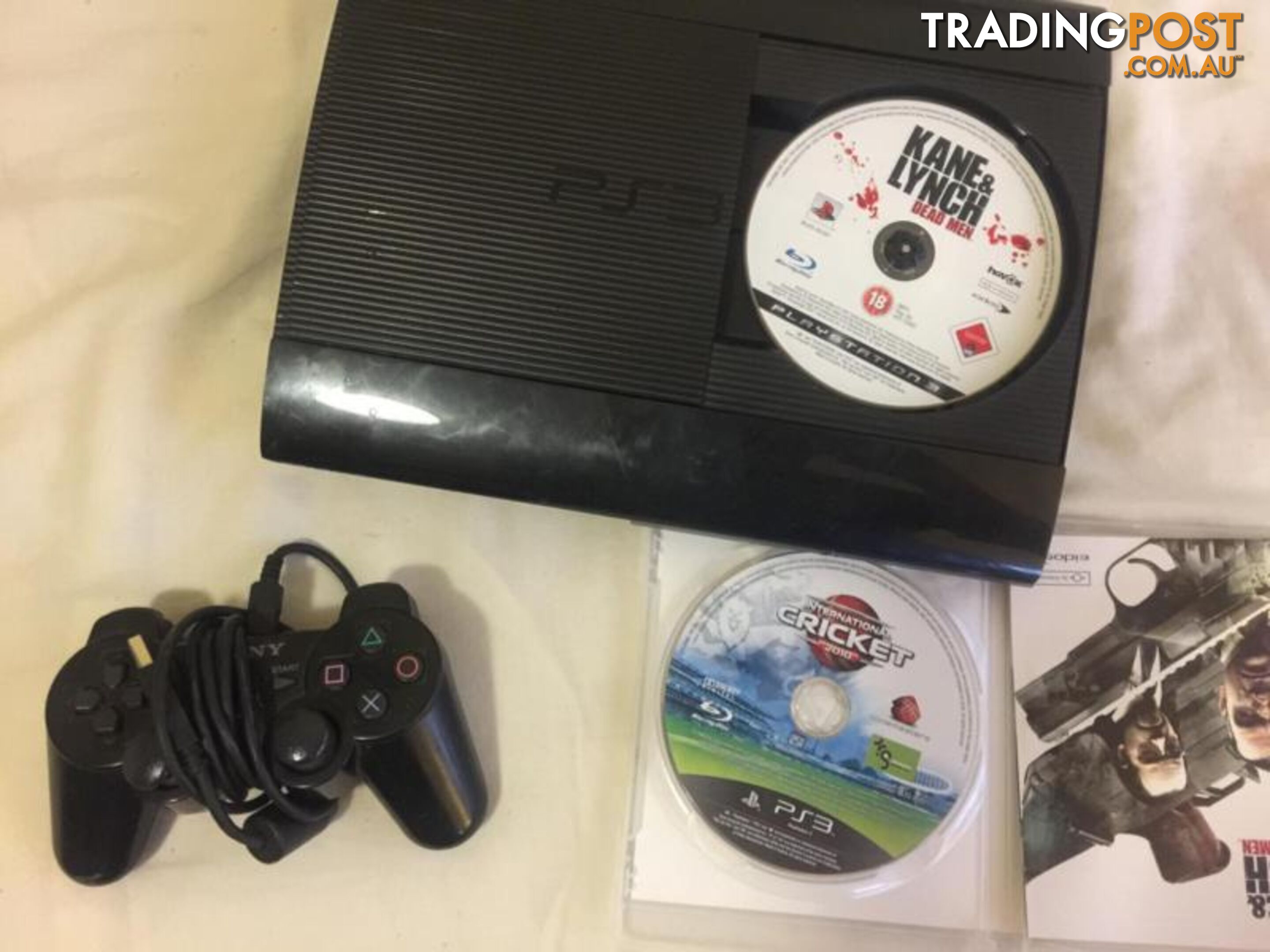 PS3 Super slim 500GB / 2 games / Controller